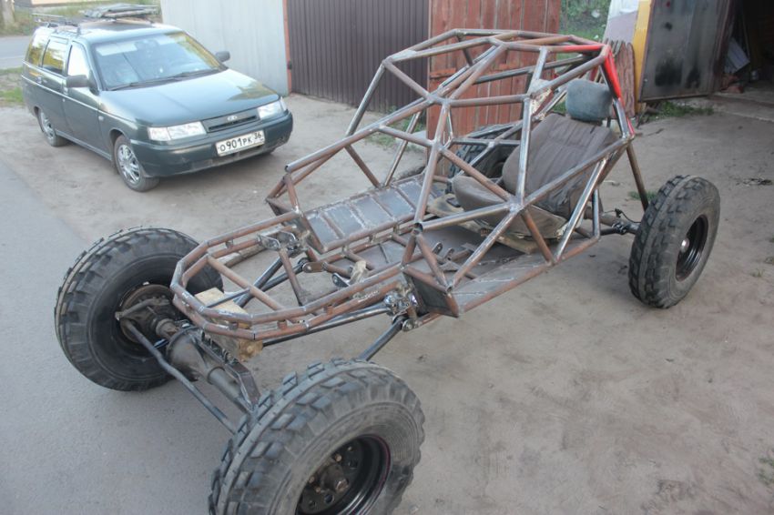 Багги Constrictor 4x4 Багги Constrictor 4x4