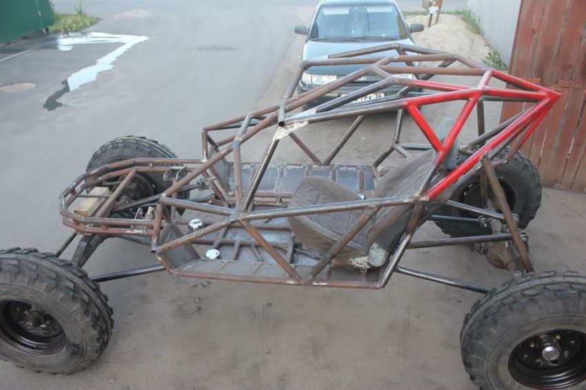 Багги Constrictor 4x4 Багги Constrictor 4x4
