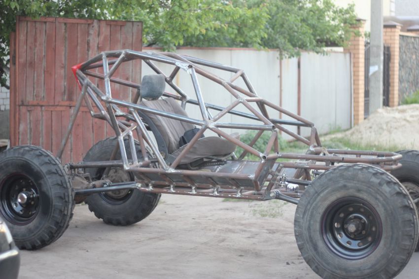 Багги Constrictor 4x4 Багги Constrictor 4x4