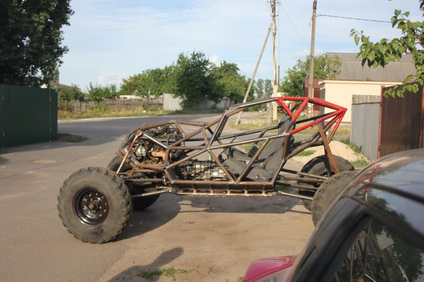 Багги Constrictor 4x4 Багги Constrictor 4x4