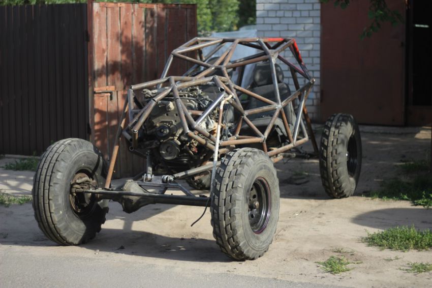 Багги Constrictor 4x4 Багги Constrictor 4x4