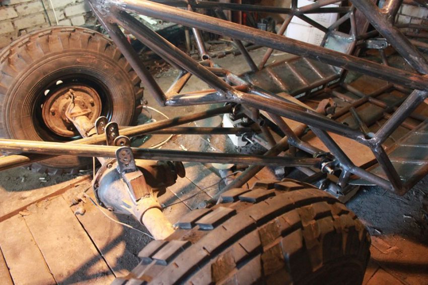 Багги Constrictor 4x4 Багги Constrictor 4x4