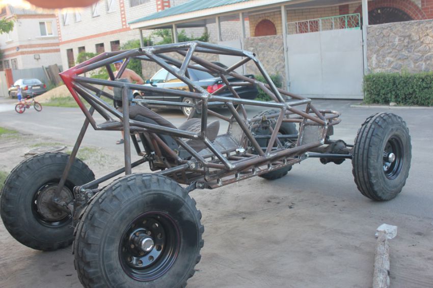 Багги Constrictor 4x4 Багги Constrictor 4x4