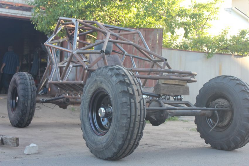 Багги Constrictor 4x4 Багги Constrictor 4x4
