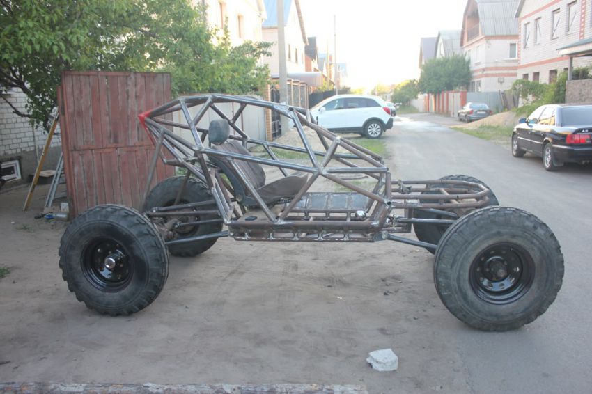 Багги Constrictor 4x4 Багги Constrictor 4x4